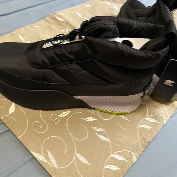 New Boots 🥾 - Picture 4 of 7